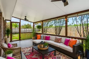 8823 Saratoga Dr, Sugar Land, TX 77479 - Photo 2