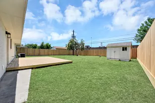 1715 Fawnhope Dr, Houston, TX 77008 - Photo 38