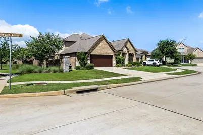 8914 Vineyard Valley Court, Tomball, TX 77375 - Photo 4