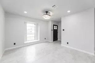 1109 E Columbia Ln, Deer Park, TX 77536 - Photo 4