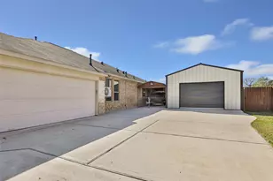 103 Aline Dr, Dayton, TX 77535 - Photo 4