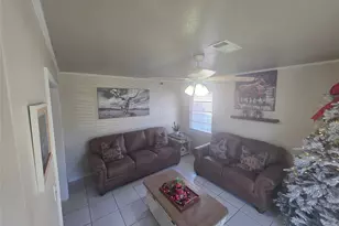 10315 Carthage Dr, Houston, TX 77089 - Photo 4