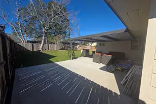 10315 Carthage Dr, Houston, TX 77089 - Photo 16