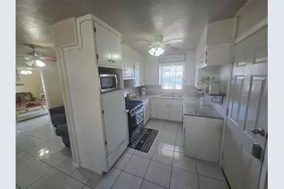 10315 Carthage Drive, Houston, TX 77089 - Photo 8