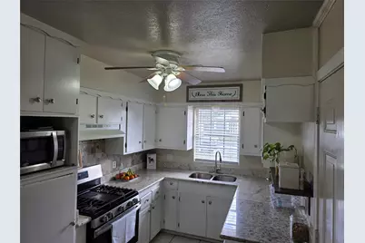 10315 Carthage Drive, Houston, TX 77089 - Photo 6