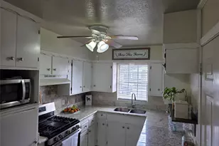 10315 Carthage Dr, Houston, TX 77089 - Photo 6