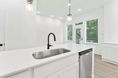 5103 Mallow Street #A/B, Houston, TX 77033 - Photo 12