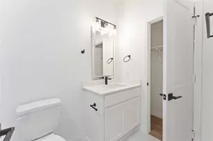 5103 Mallow St, Houston, TX 77033 - Photo 14