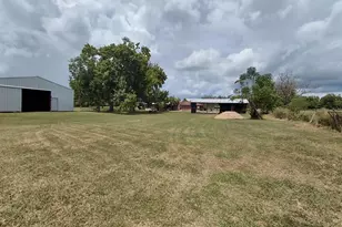 613 County Rd 706, Angleton, TX 77515 - Photo 10