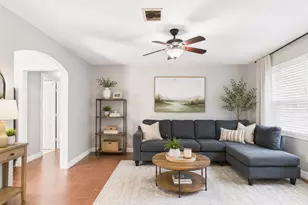 11914 Meadowfair St, Houston, TX 77076 - Photo 2