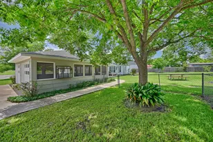 1406 Victoria St, Navasota, TX 77868 - Photo 44