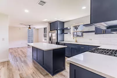 3913 Ball, Galveston, TX 77550 - Photo 4