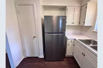 709 Baker Street, Huntsville, TX 77340 - Photo 12