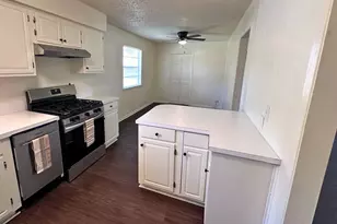 709 Baker St, Huntsville, TX 77340 - Photo 6