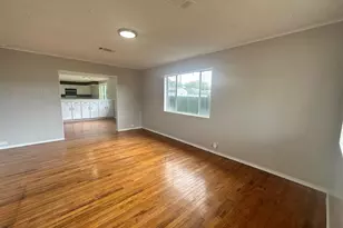 918 W 5th St, Freeport, TX 77541 - Photo 4