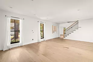 10830 Burgoyne Rd, Houston, TX 77042 - Photo 12