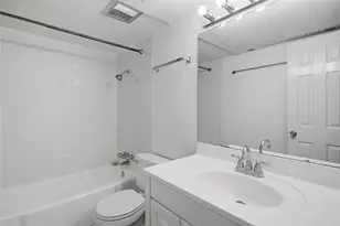 8289 Kingsbrook Rd, Houston, TX 77024 - Photo 26
