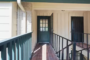 8289 Kingsbrook Rd, Houston, TX 77024 - Photo 4