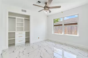 8910 Marinette Dr, Houston, TX 77074 - Photo 26