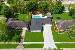 8910 Marinette Dr, Houston, TX 77074 - Photo 44