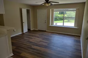 102 Libby Cir, Willis, TX 77378 - Photo 12