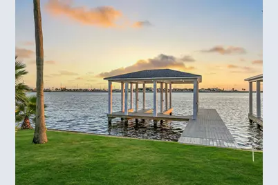 1519 Bayou Shore Drive, Galveston, TX 77551 - Photo 44