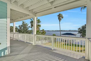 1519 Bayou Shore Dr, Galveston, TX 77551 - Photo 24