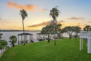 1519 Bayou Shore Dr, Galveston, TX 77551 - Photo 46