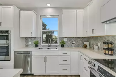 1519 Bayou Shore Drive, Galveston, TX 77551 - Photo 10