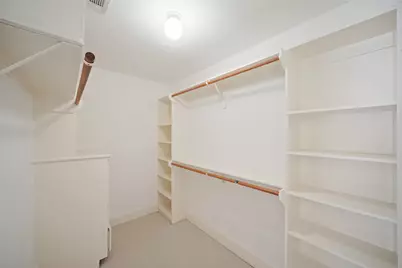 8690 Meadowcroft Drive, Houston, TX 77063 - Photo 32