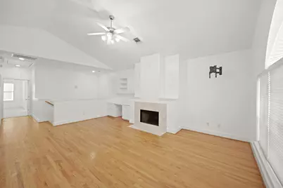 8690 Meadowcroft Drive, Houston, TX 77063 - Photo 12
