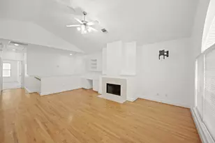 8690 Meadowcroft Dr, Houston, TX 77063 - Photo 12