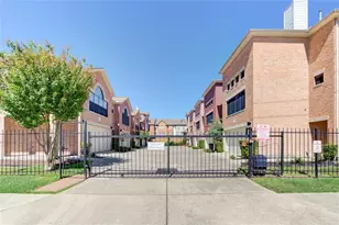 8690 Meadowcroft Dr, Houston, TX 77063 - Photo 2