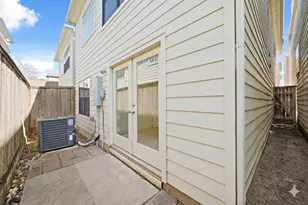 8690 Meadowcroft Dr, Houston, TX 77063 - Photo 36