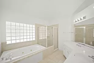 8690 Meadowcroft Dr, Houston, TX 77063 - Photo 30
