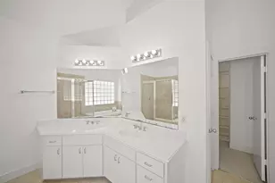 8690 Meadowcroft Dr, Houston, TX 77063 - Photo 32
