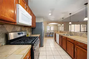 2423 Prides Crossing Rd, Houston, TX 77067 - Photo 12