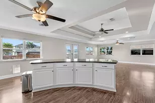 258 Barracuda St, Hitchcock, TX 77563 - Photo 14