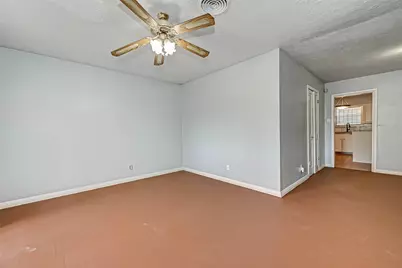 2946 Dragonwick Drive, Houston, TX 77045 - Photo 8