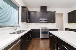 1917 W 15th St, Houston, TX 77008 - Photo 6