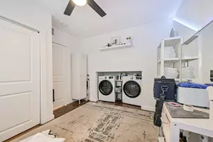 415 Fairview Ave, Houston, TX 77006 - Photo 8