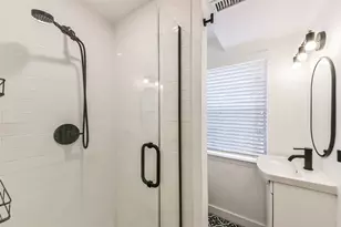 415 Fairview Ave, Houston, TX 77006 - Photo 6