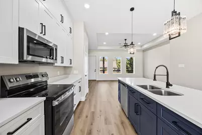 5949 Collingsworth Street, Houston, TX 77026 - Photo 10