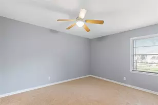 10502 Royal Oaks Dr, Houston, TX 77016 - Photo 14