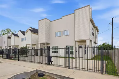 9320 Coffee Street #A-B, Houston, TX 77033 - Photo 2