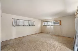 323 Harbert St, Columbus, TX 78934 - Photo 16