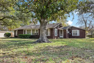 323 Harbert Street, Columbus, TX 78934 - Photo 1