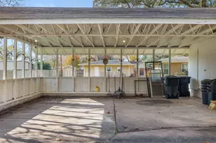 323 Harbert St, Columbus, TX 78934 - Photo 22