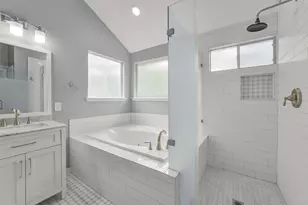 22 E New Avery Pl, Spring, TX 77382 - Photo 32
