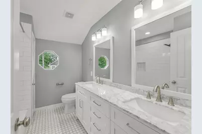 22 E New Avery Place, The Woodlands, TX 77382 - Photo 40